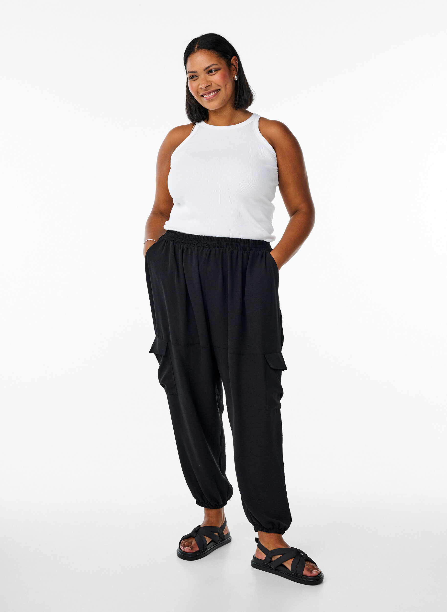 Zizzifashion Harem trousers with cargo pockets and elasticated waist, Black, Model image number 0