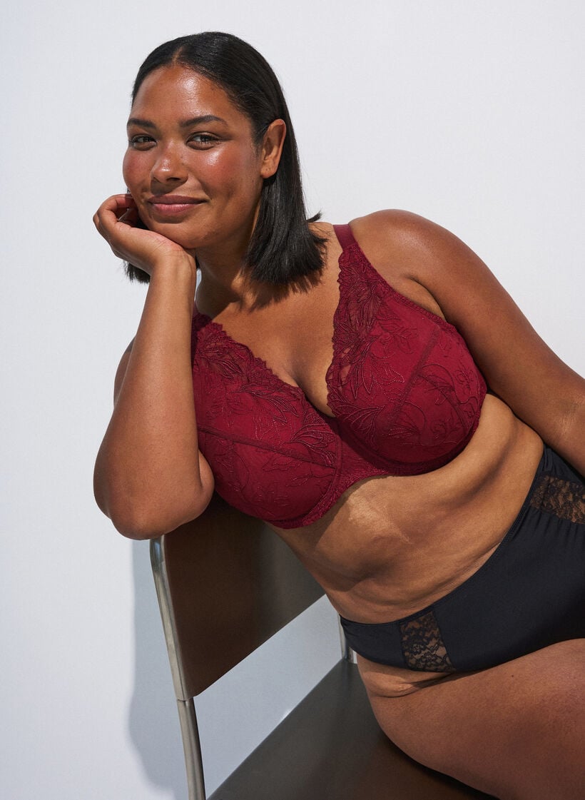 Padded lace bra with underwire, Red, Image image number 0