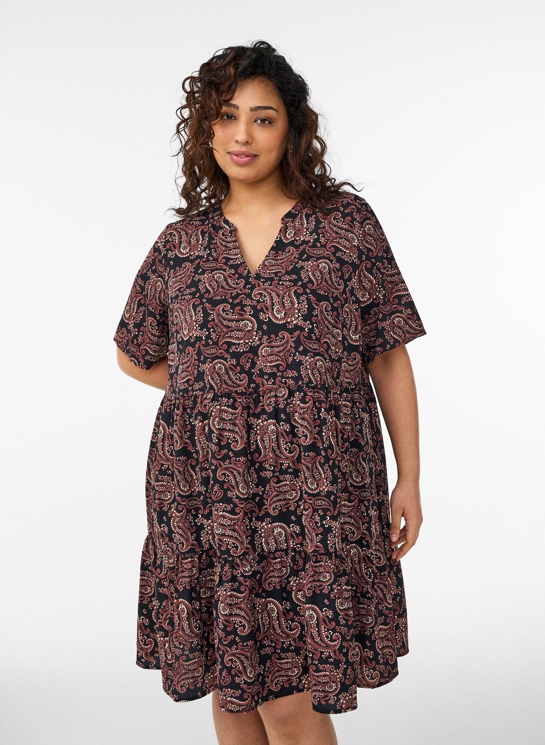 Short sleeve dress with a-line and cutlines, Black, Model