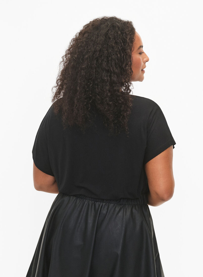 Short-sleeved viscose t-shirt with print, Black W. Lips, Model image number 1