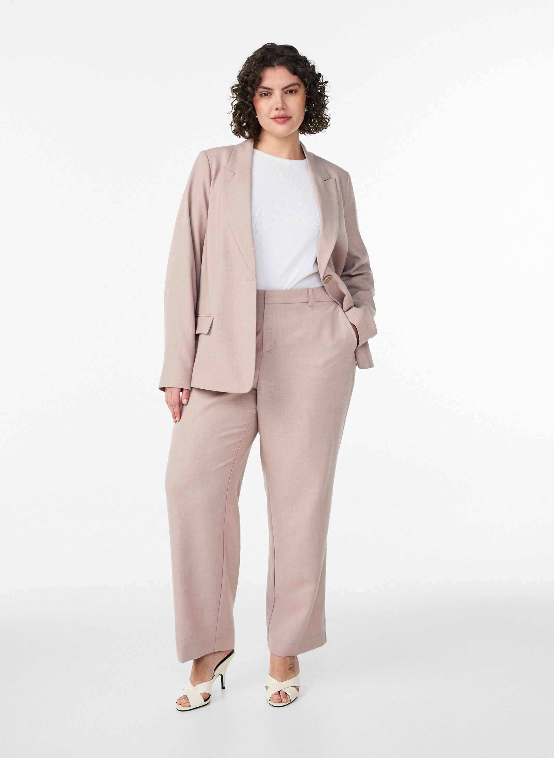 Tailored trousers with a high waist and straight fit, Beige, Model