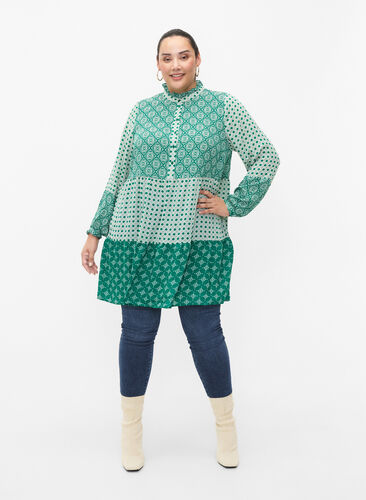 A-shape dress with patterns and cutlines, Green AOP, Model image number 2