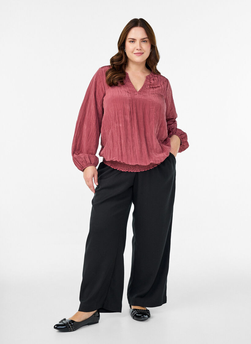 Blouse with V-neck and crinkled texture, Rose, Model image number 1