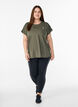 Solid-coloured training T-shirt, Green, Model image number 1