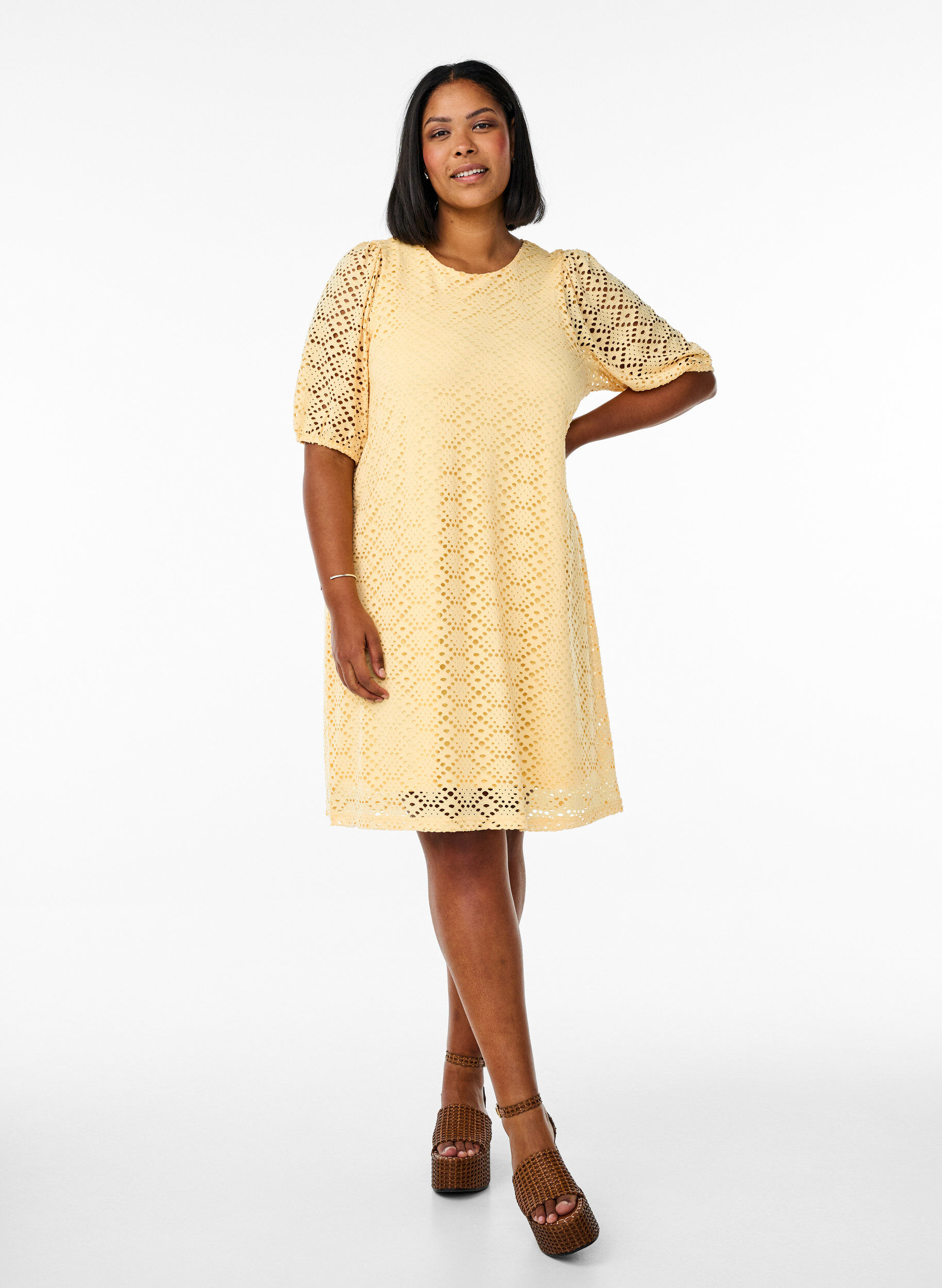 ZizzifashionKnee-length dress with eyelet pattern and short sleeves, Yellow, Model image number 1