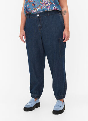 Cargo jeans with pockets, Dark blue denim, Model image number 2