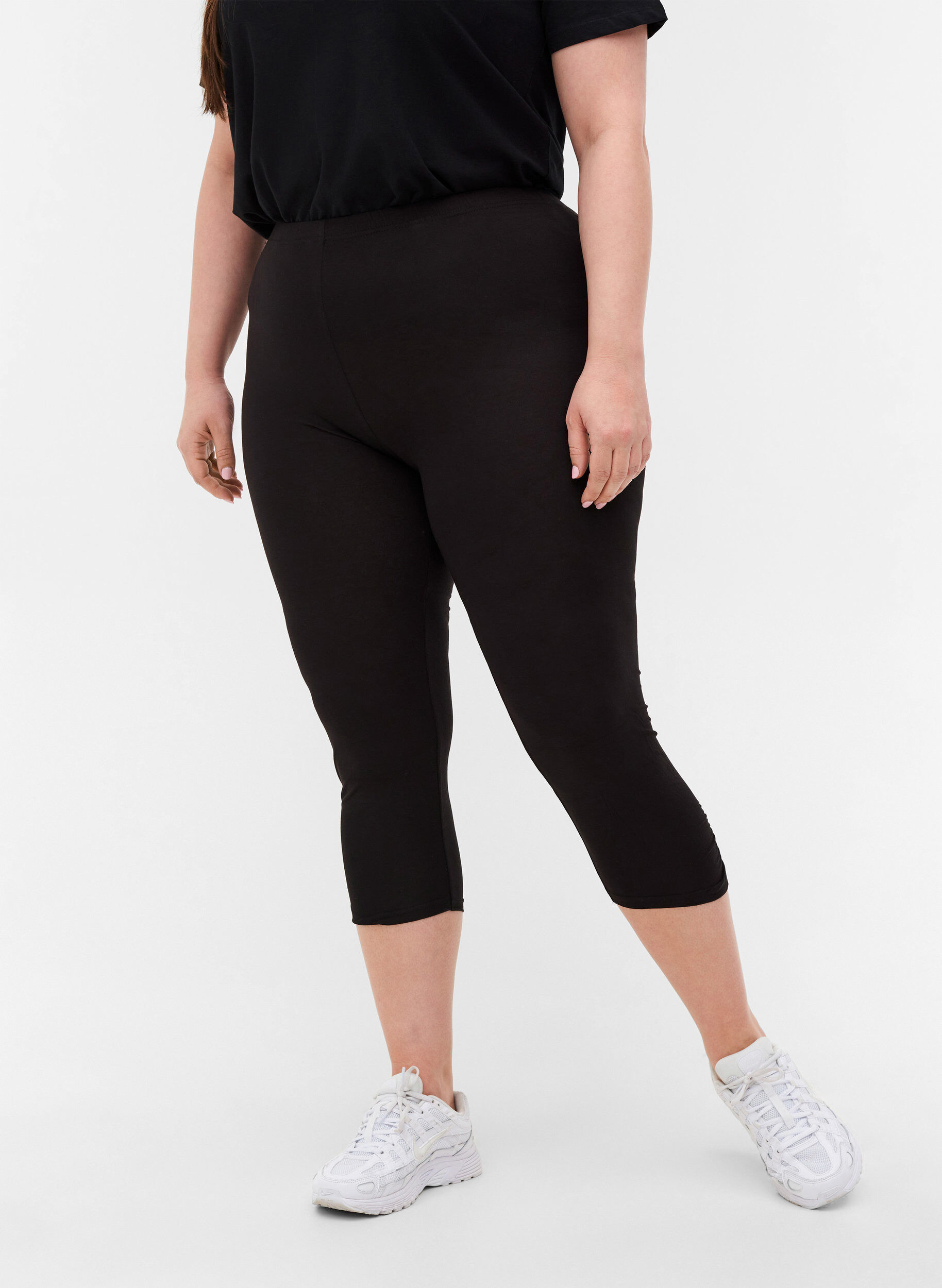 Zizzifashion Basic 3/4 leggings with wrinkle detail, Black, Model image number 2