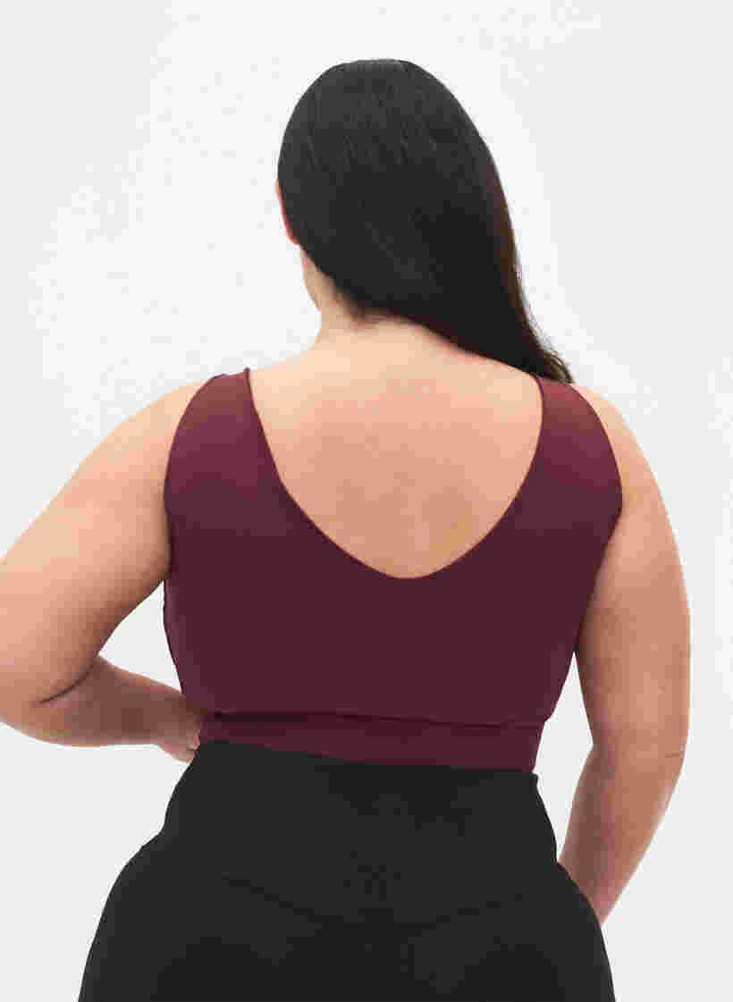 Block coloured sports bra with v-back, Fig, Model