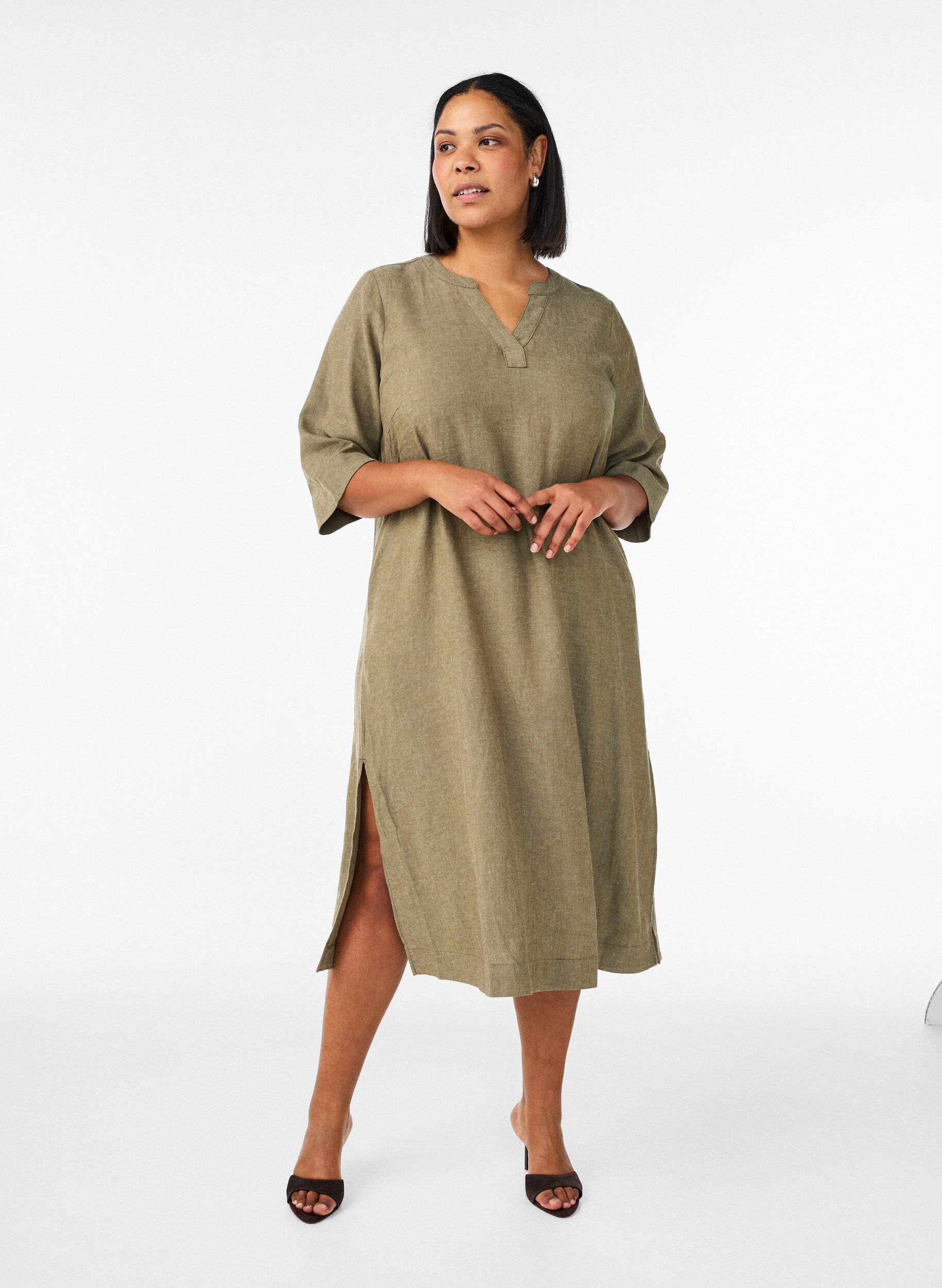 ZizzifashionMidi dress in linen and viscose with 1/2 sleeves, Green, Model image number 1