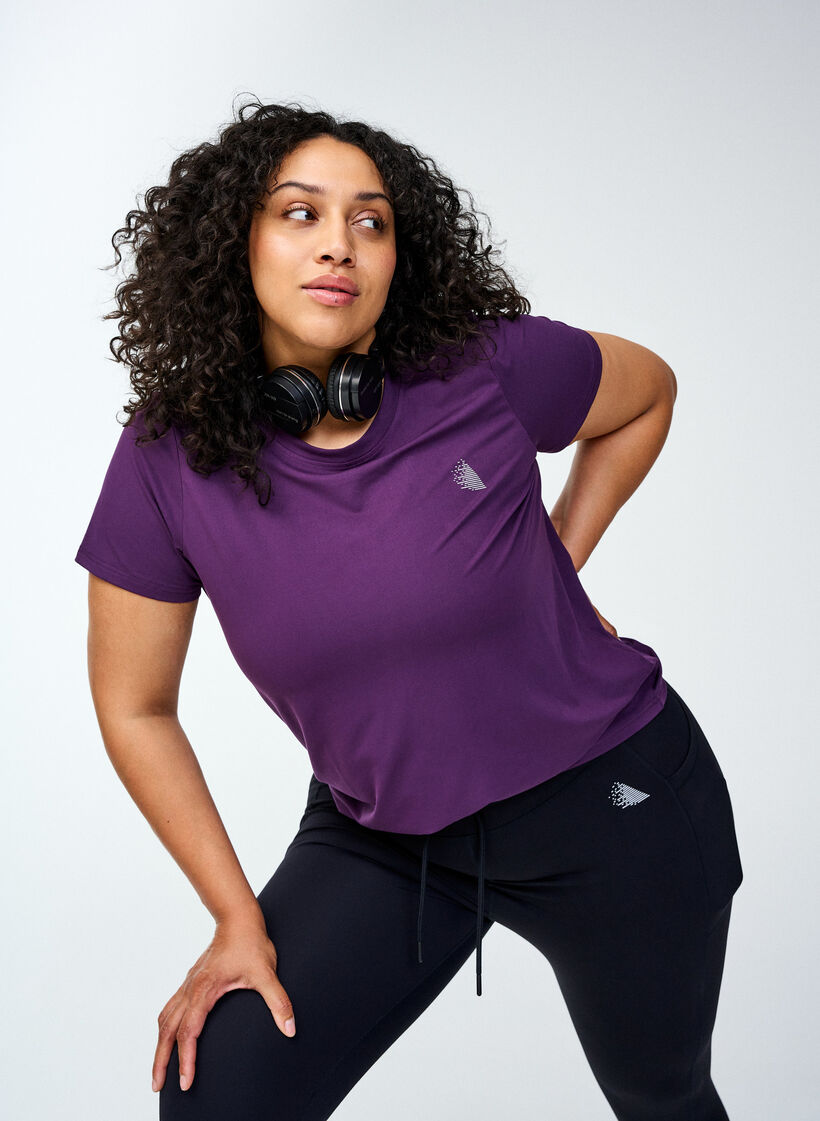 Slim fit training T-shirt with round neck, Purple Pennant, Image image number 1
