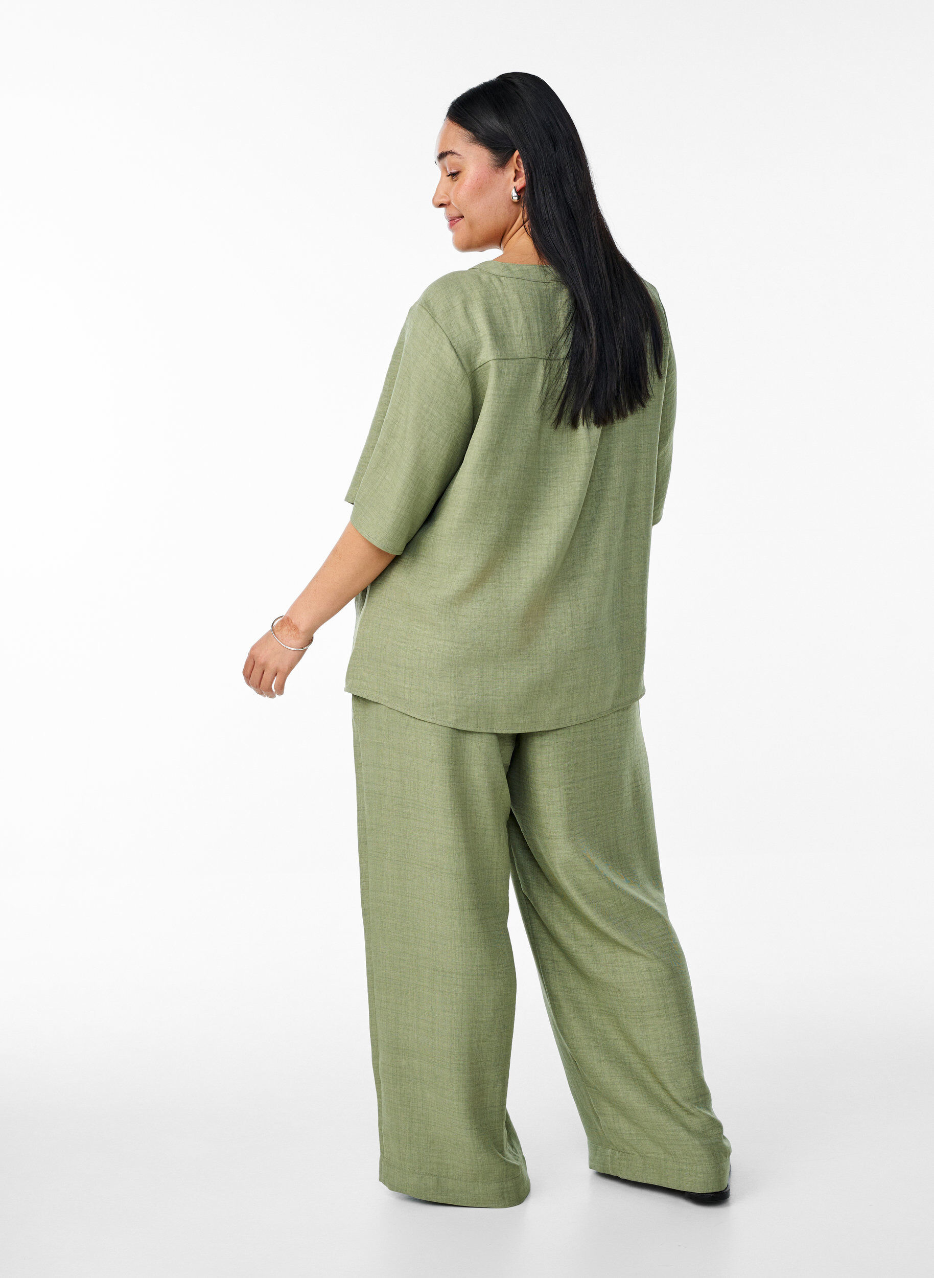 Zizzifashion Loose trousers with elasticated waistband and pockets, Green, Model image number 1