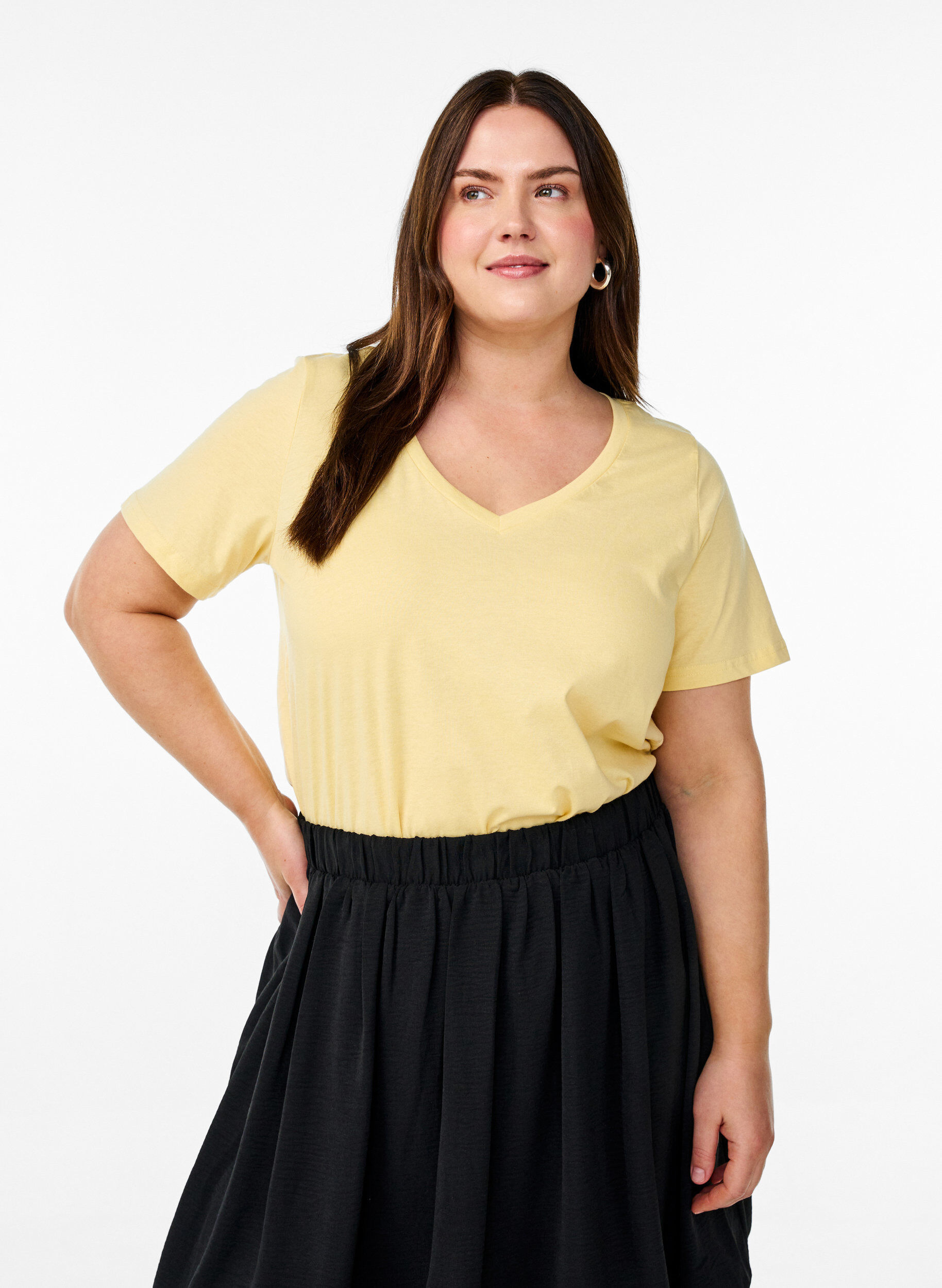 Short sleeve t-shirt with v-neckline, Yellow, Model