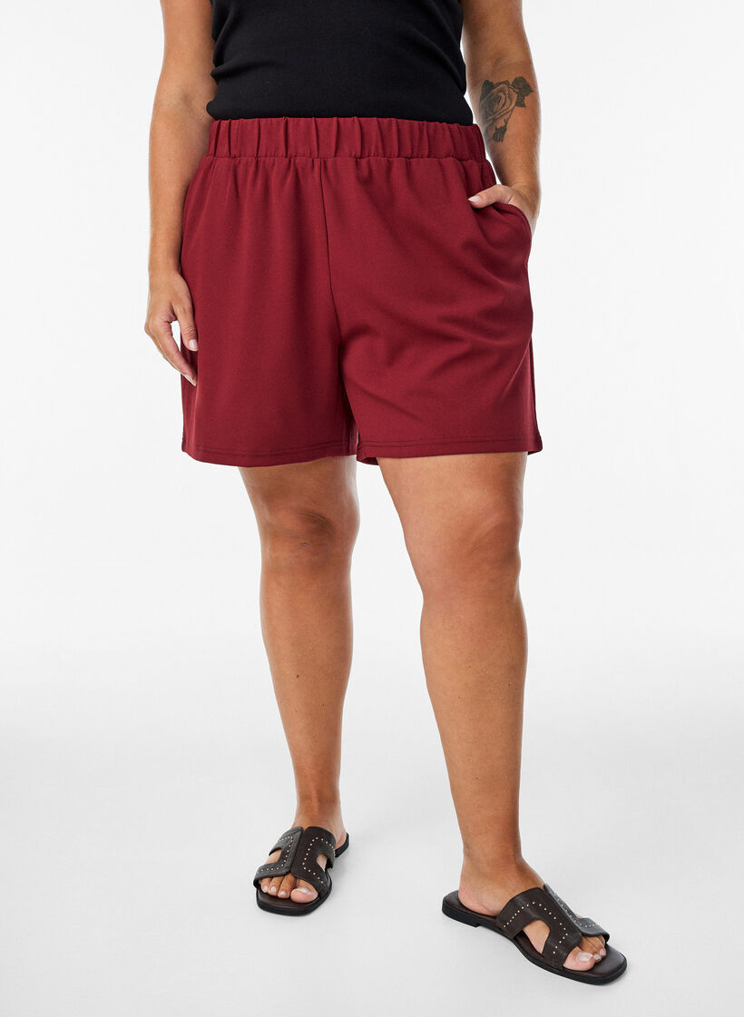 Loose shorts with pockets, Dark Bordeaux, Model image number 3