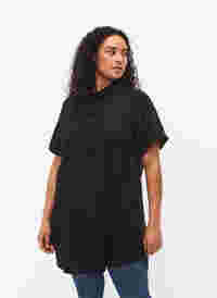 Short-sleeved tunic in lyocell (TENCEL™), Black, Model
