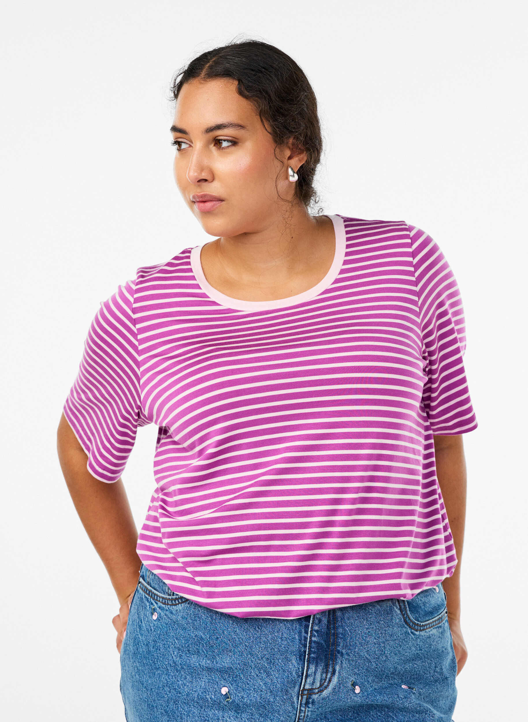 T-shirt with TENCEL&trade; Lyocell and stripes, Purple, Model