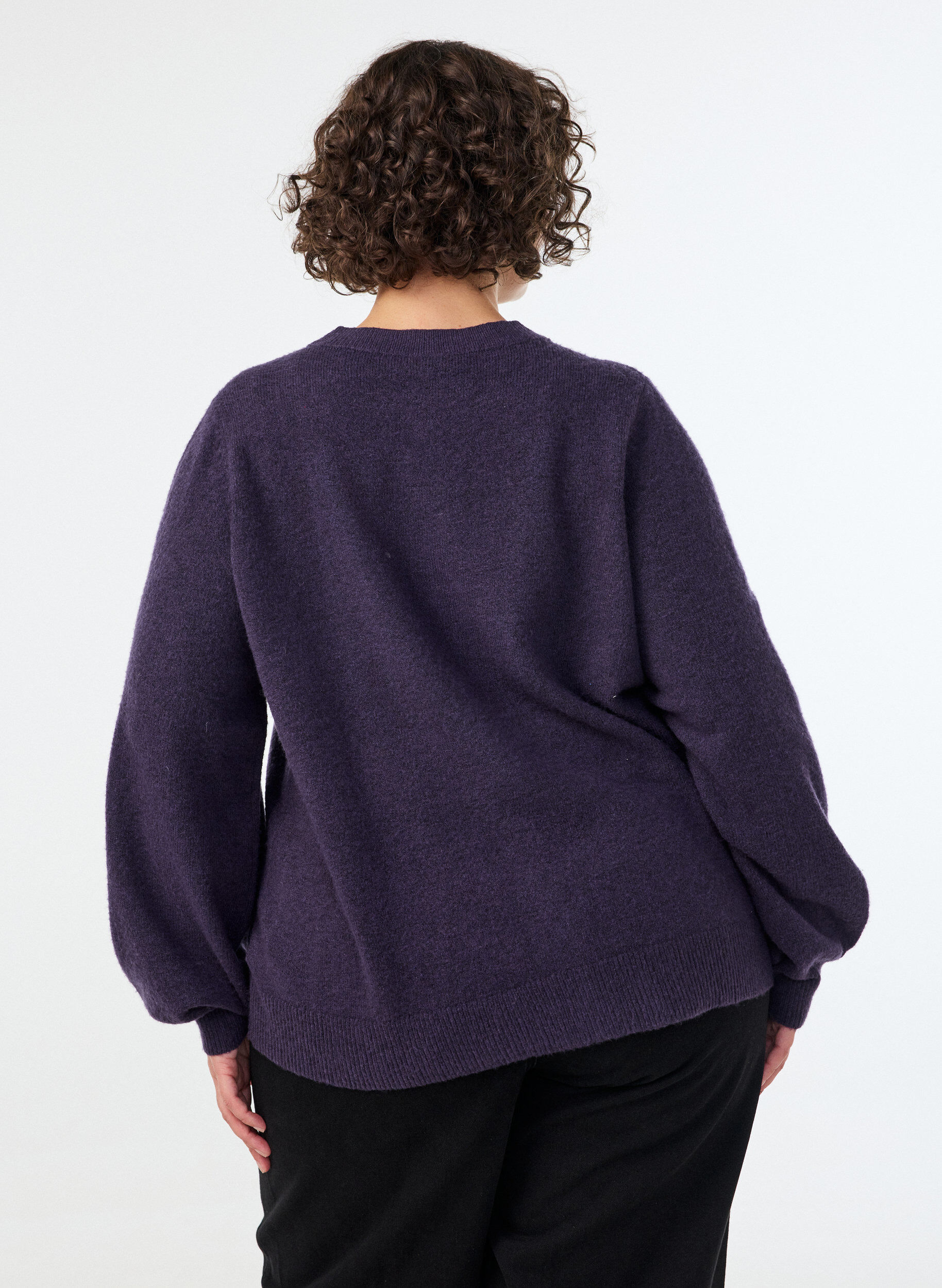 ZizzifashionCardigan in soft knit with gold-coloured buttons, Purple, Model image number 2