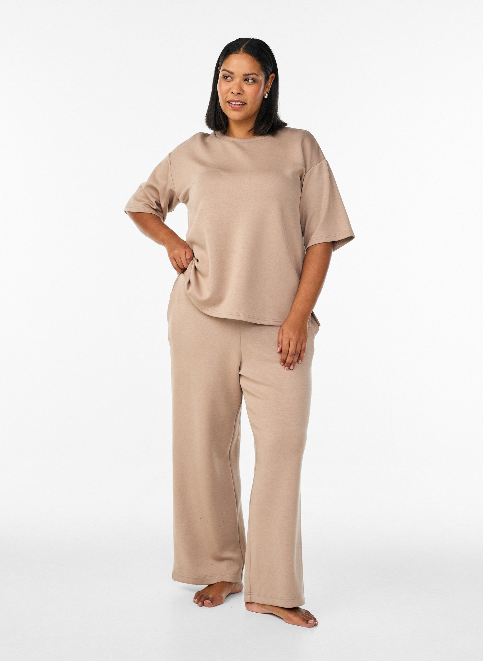 Zizzifashion Loose T-shirt with half sleeves, Beige, Model image number 1