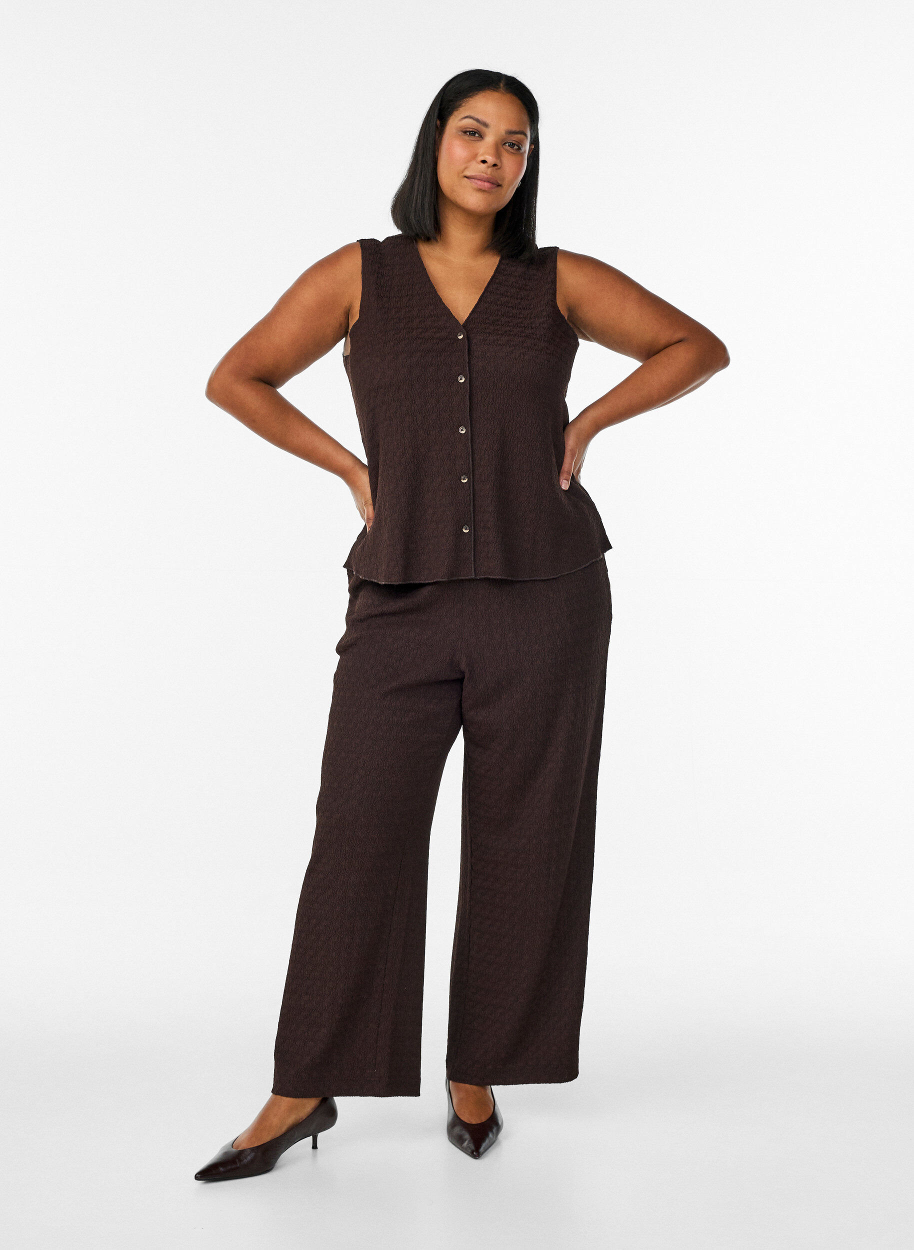 Zizzifashion Trousers with a wavy texture, Brown, Model image number 0
