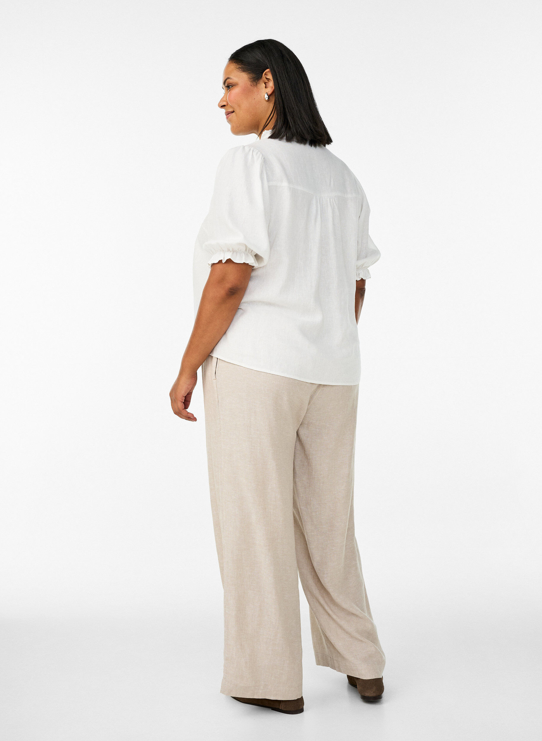 Zizzifashion Loose trousers in linen and viscose, Beige, Model image number 1
