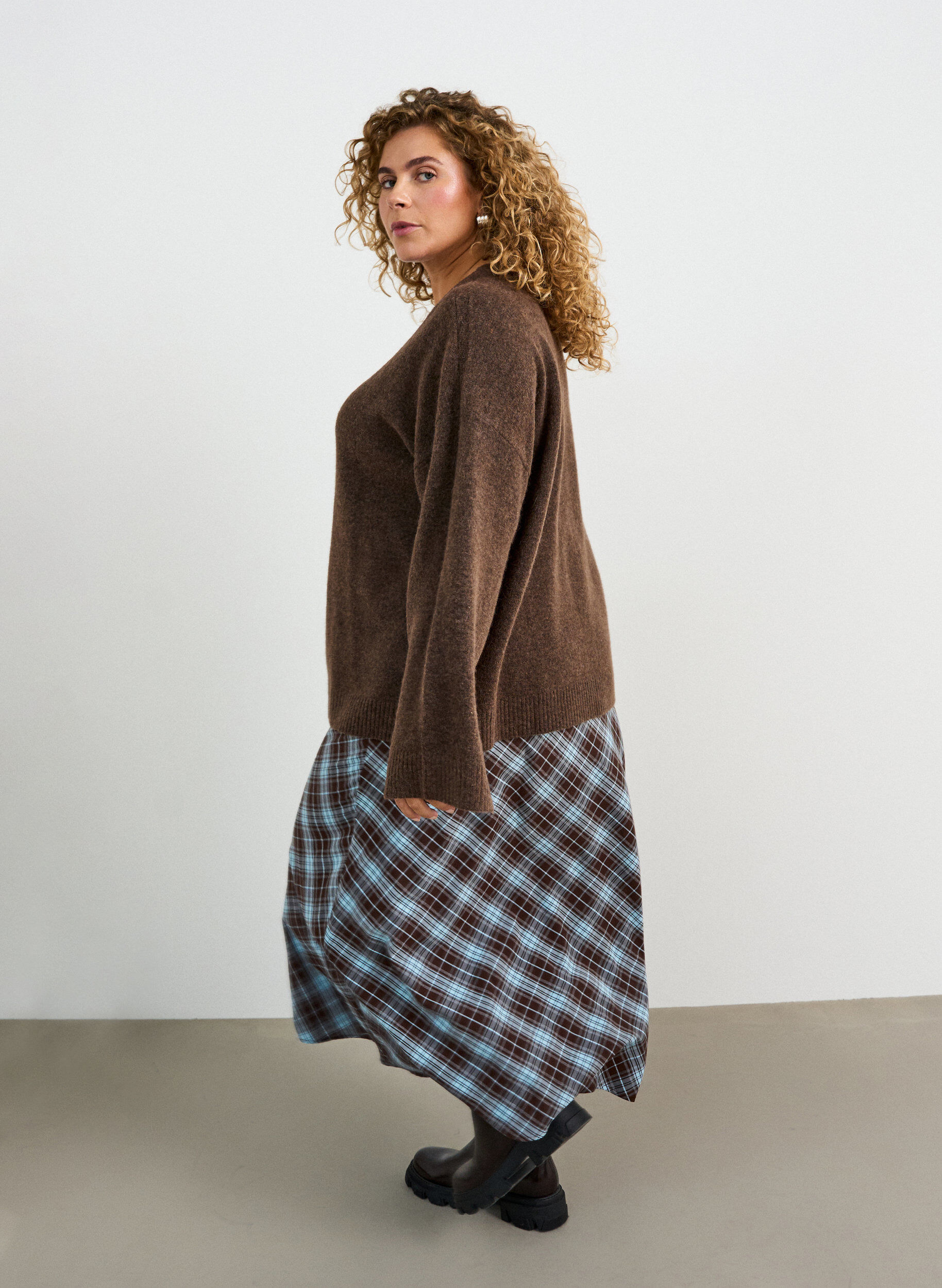 ZizzifashionLoose knitted blouse with alpaca and wool, Brown, Model image number 2