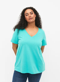 Short sleeve t-shirt with v-neckline, Turquoise, Model