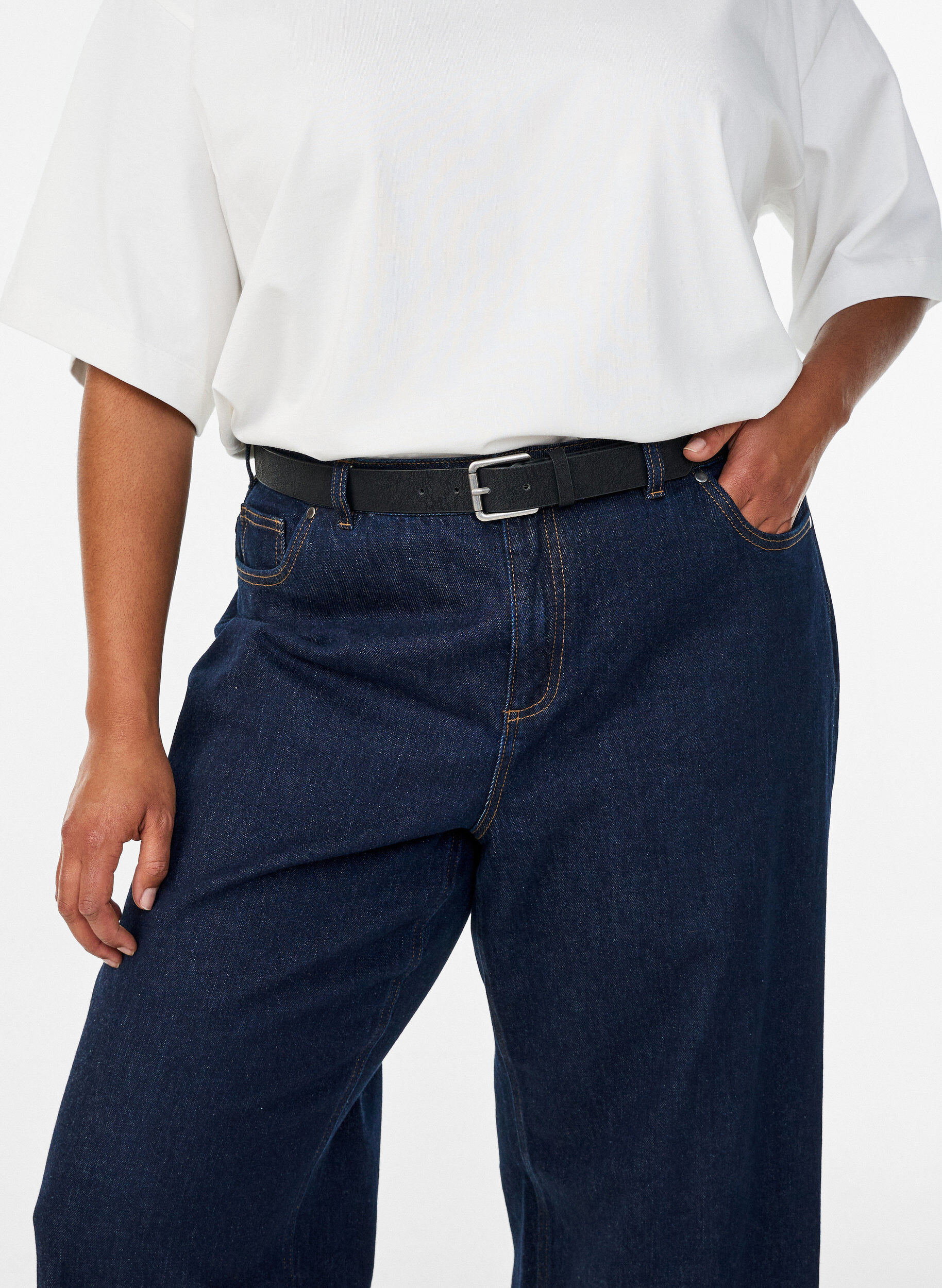 Belt in leather mix with classic buckle, Black, Model