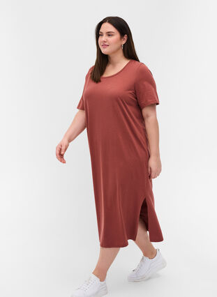Cotton t-shirt dress with side slits, Mahogany, Model image number 0
