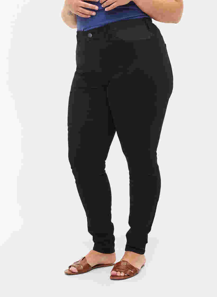 Super slim Amy jeans with elasticated waist, Black, Model image number 3