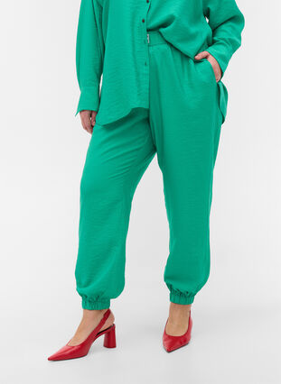 Loose viscose trousers with elastic borders and pockets, Mint, Model image number 3
