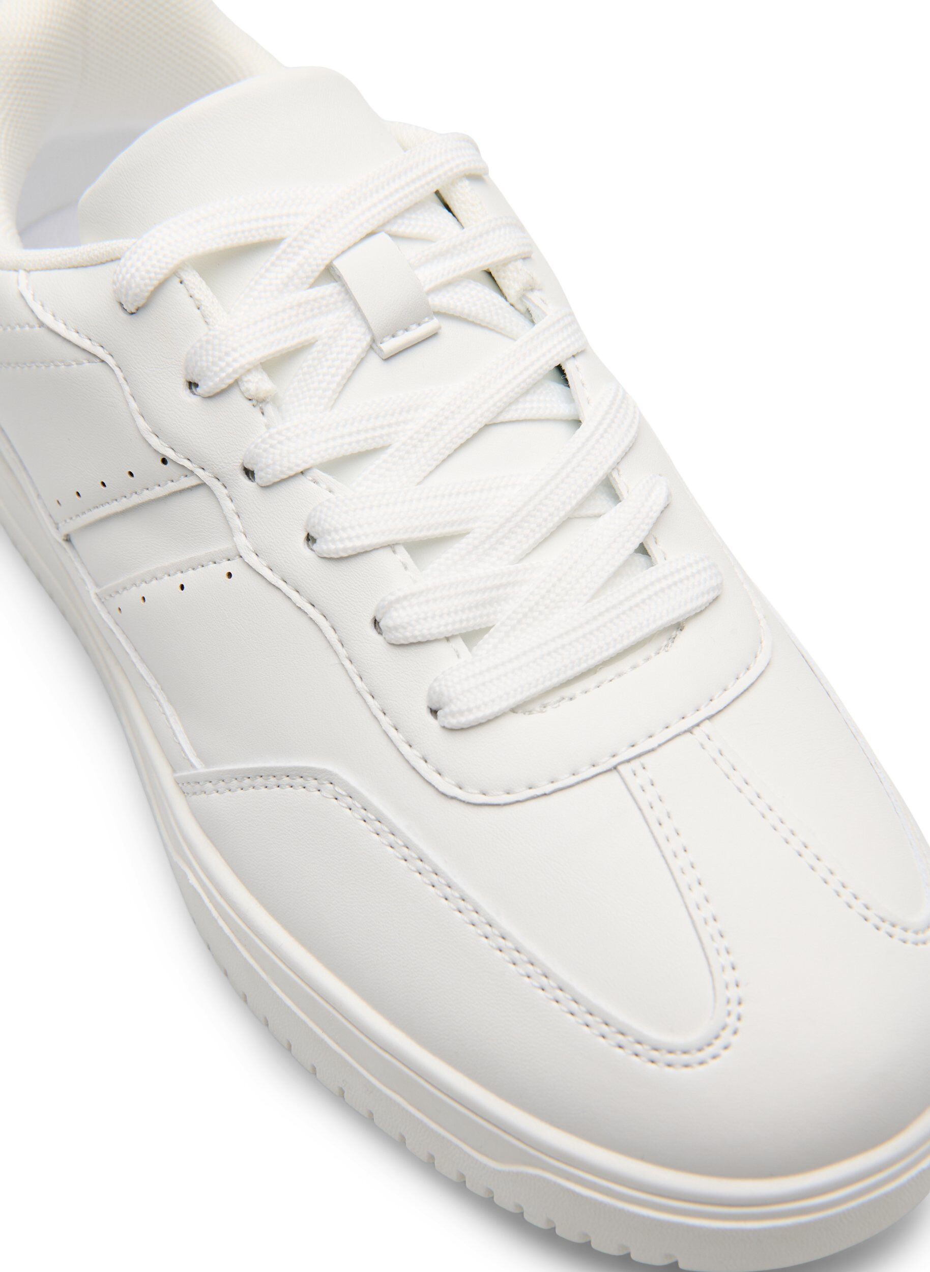 Zizzifashion Wide fit - Faux leather trainers with stitch detailing, White, Packshot image number 3