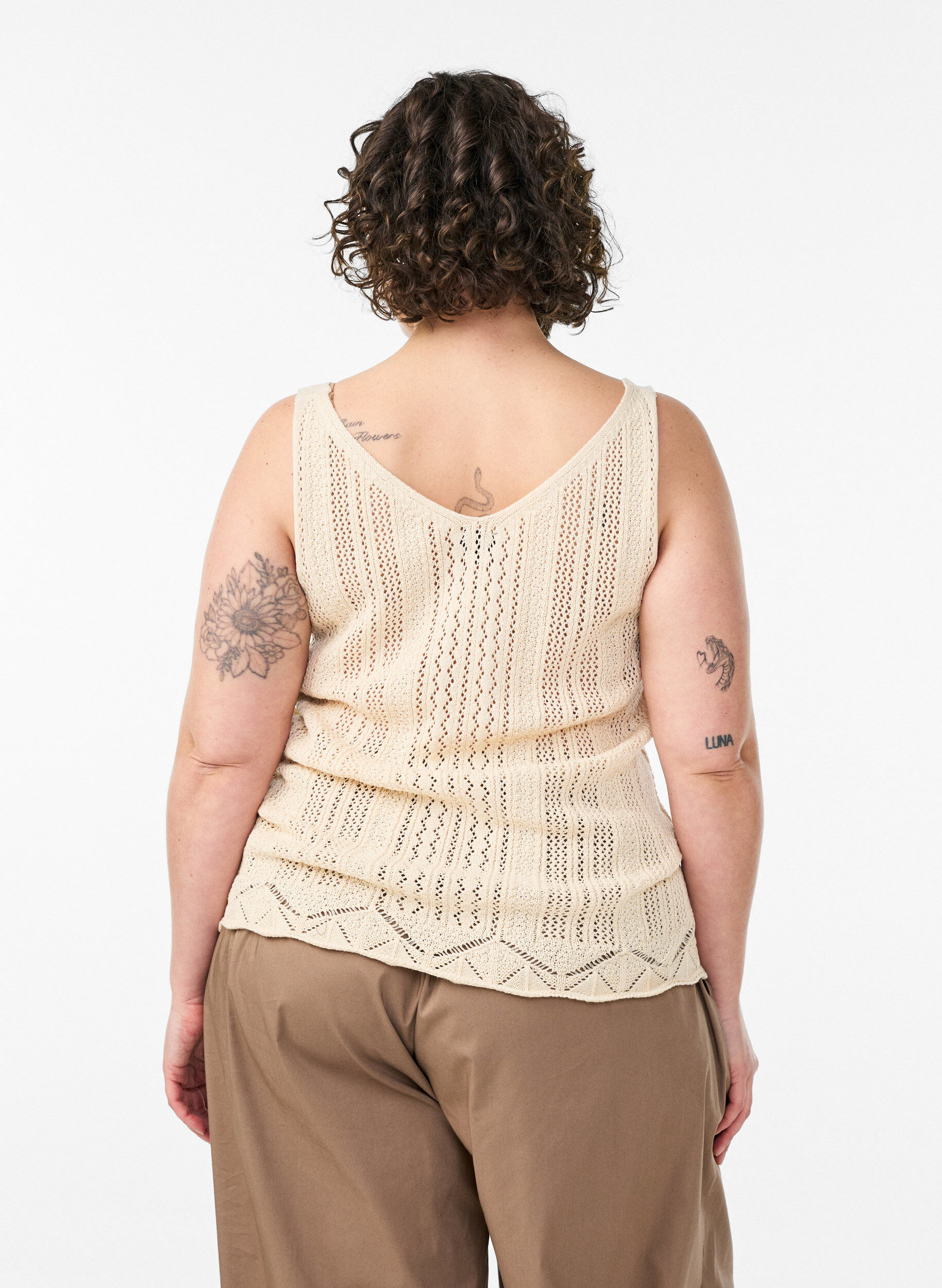 Zizzifashion Knitted top with eyelet embroidery and V-neck, Beige, Model image number 2