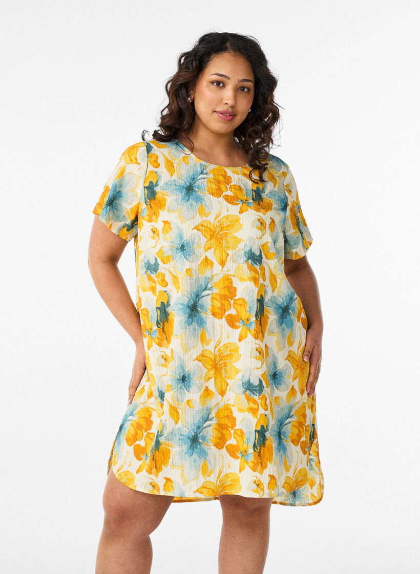 Short dress with a crinkled texture and short sleeves, Yellow, Model image number 0