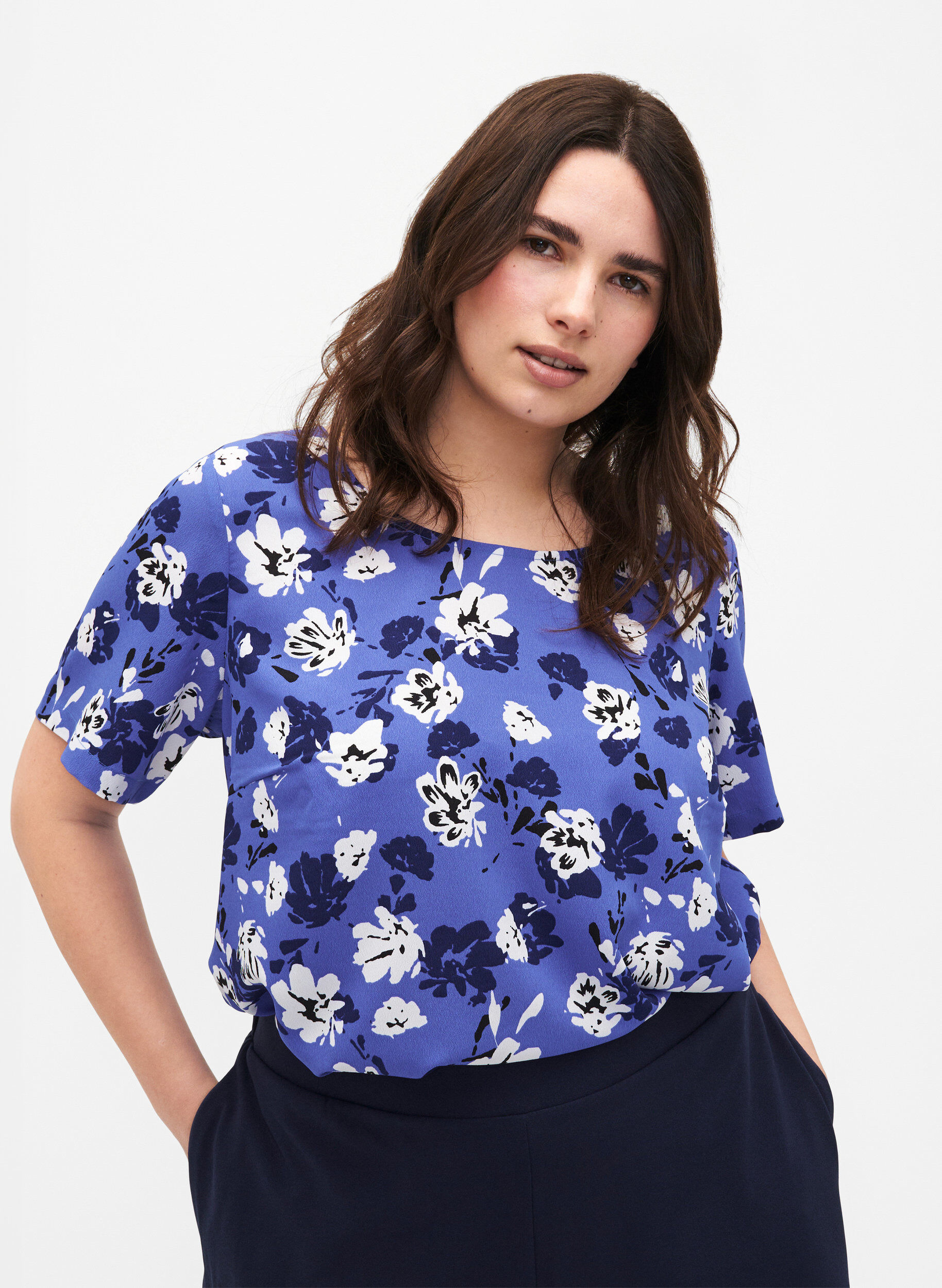 Zizzifashion FLASH - Blouse with short sleeves and print, Amparo Blue Flower, Model image number 0