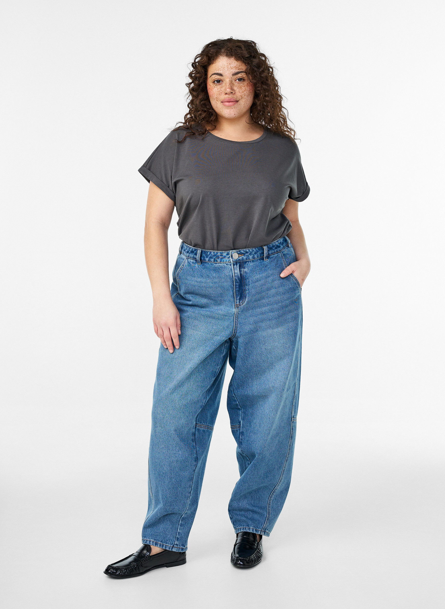 Zizzifashion Short-sleeved t-shirt in a cotton blend, Dark Grey, Model image number 1