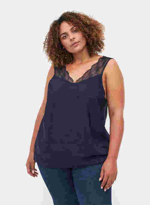 Top with lace and an elasticated hem 