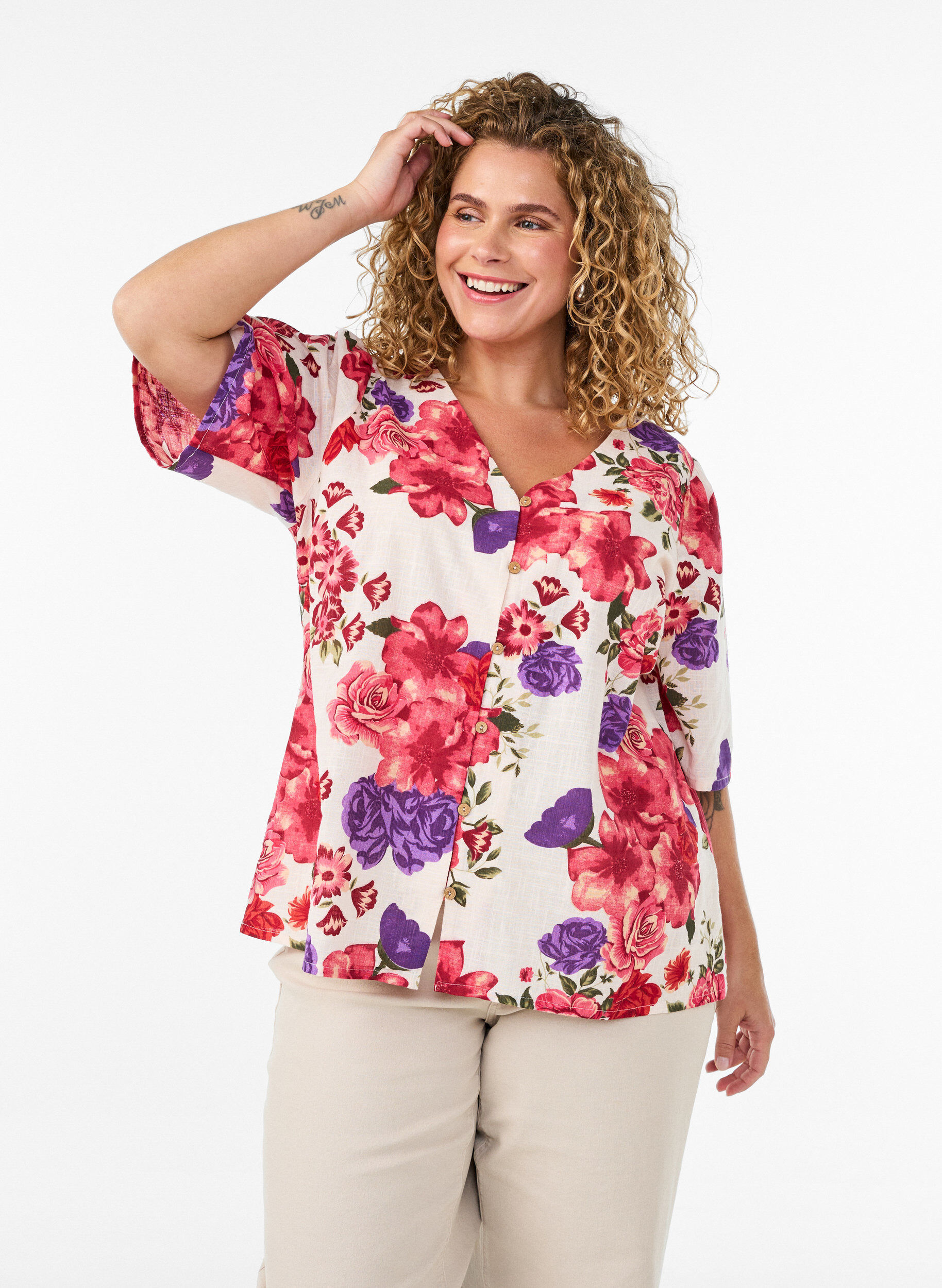 ZizzifashionShort-sleeved cotton shirt with a V-neck, Red, Model image number 0
