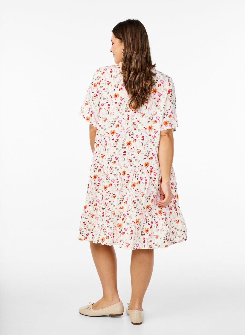 Short cotton muslin dress with flowers, White, Model image number 2
