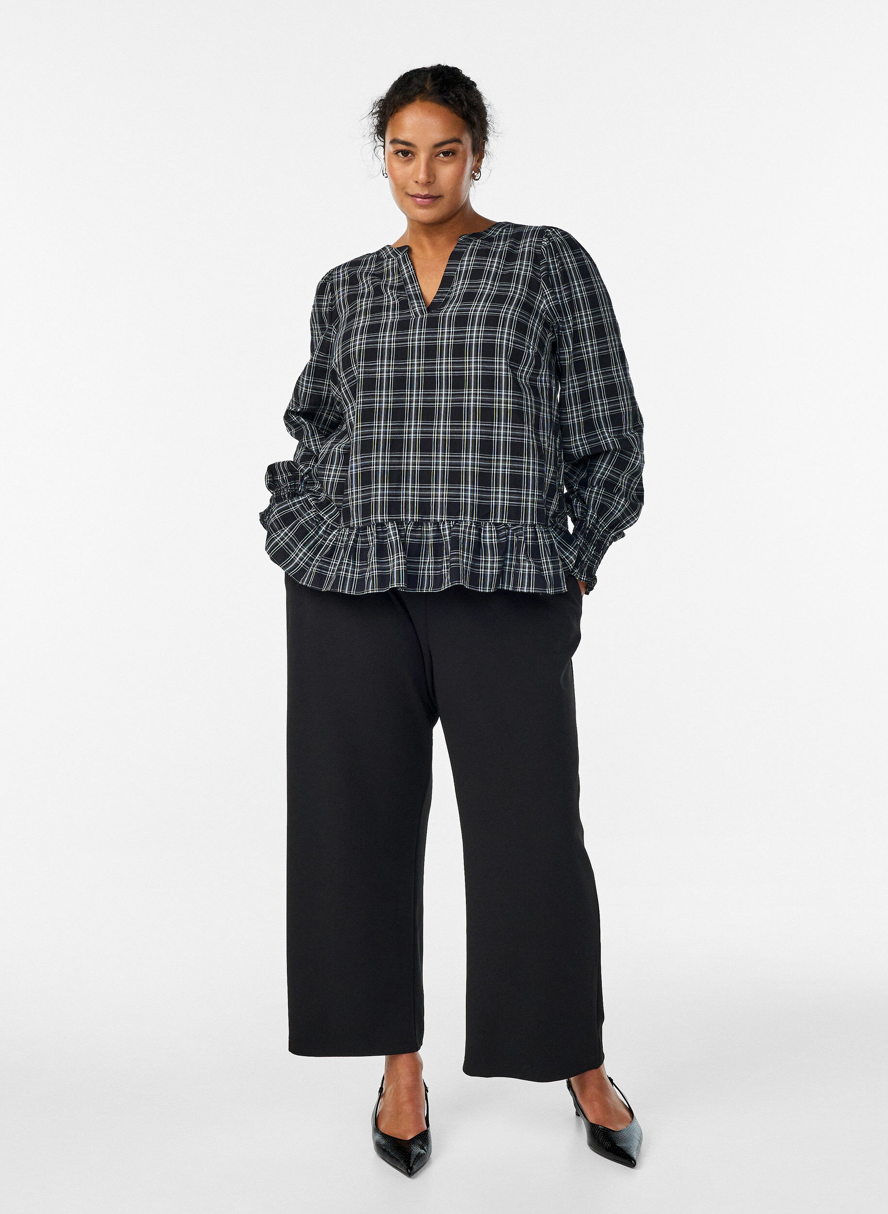 Zizzifashion Blouse with checks and ruffle details, Black, Model image number 1