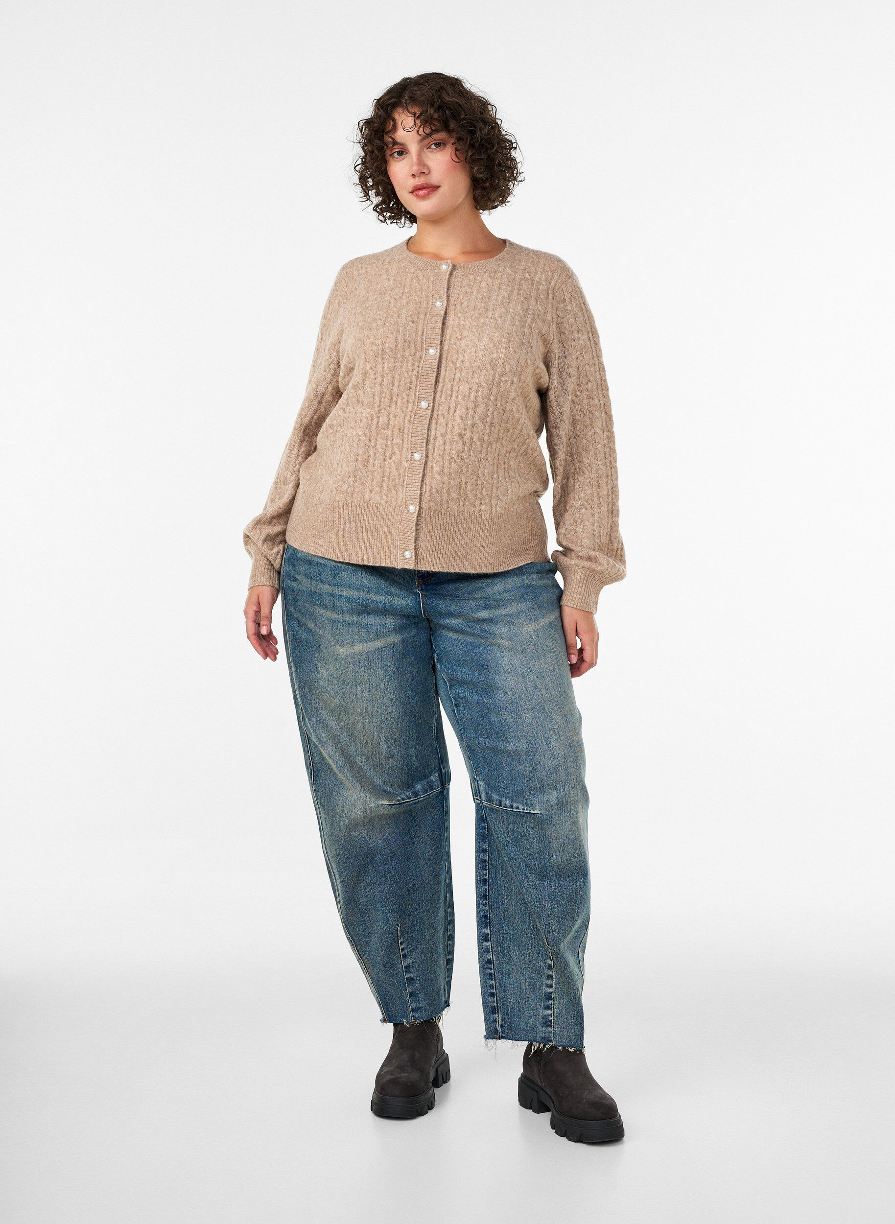 ZizzifashionCable knit cardigan with pearl buttons, Beige, Model image number 1