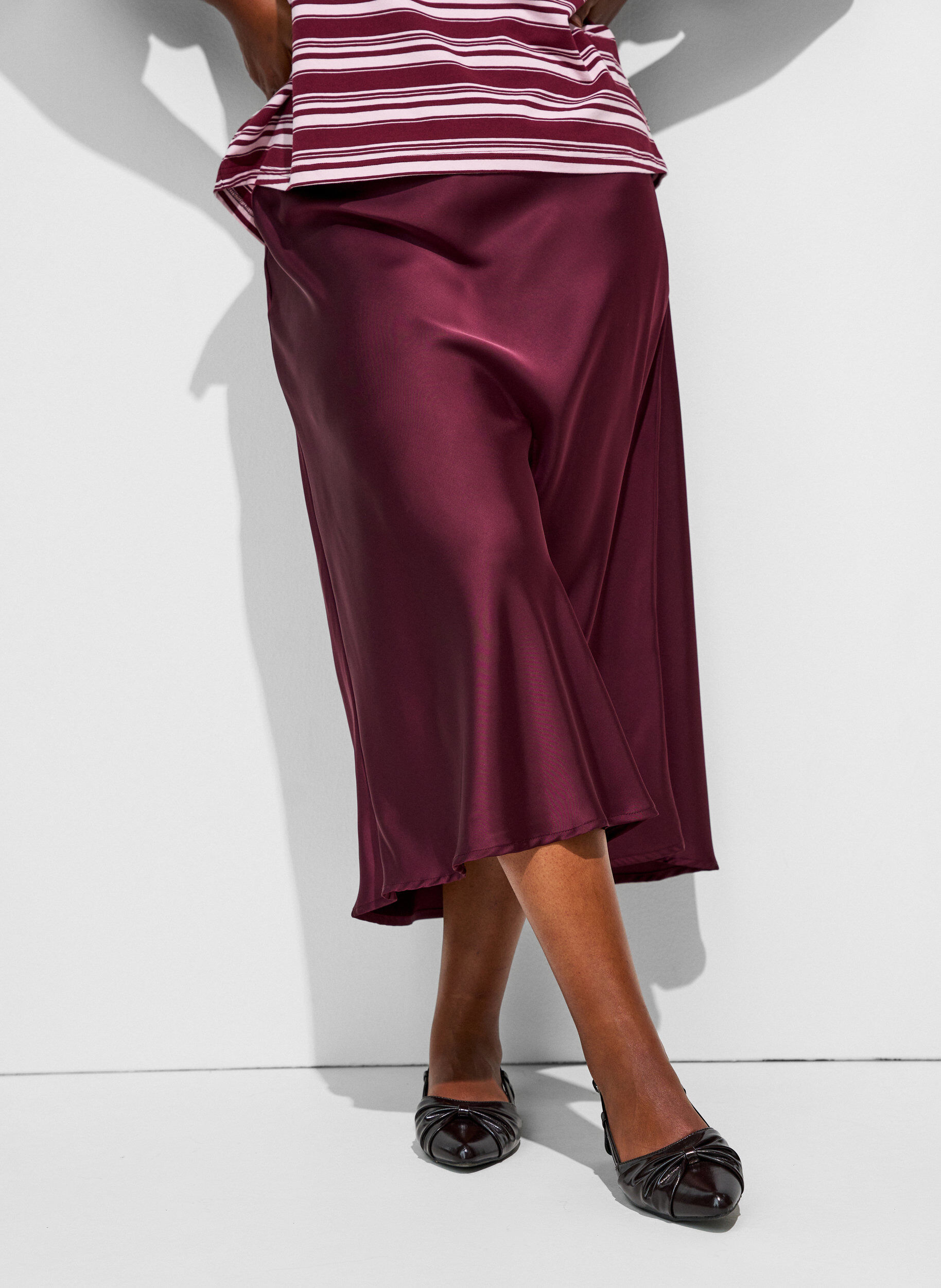 ZizzifashionSatin midi skirt, Red, Model image number 2