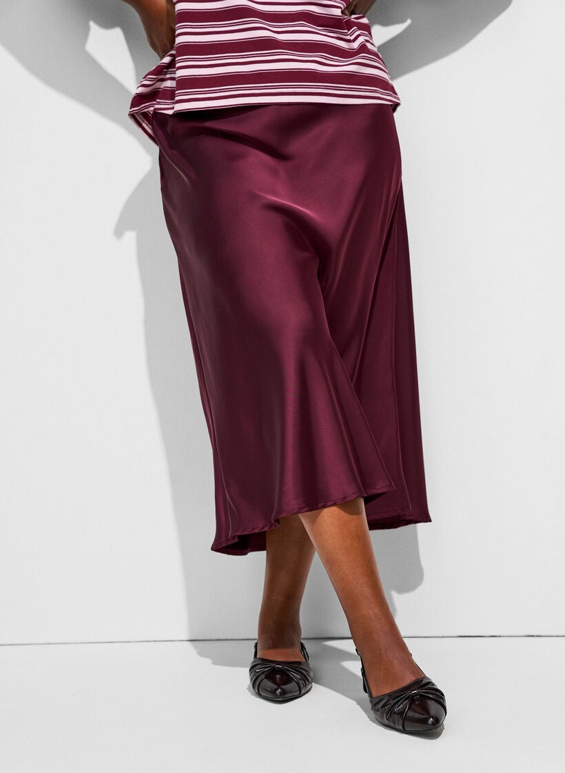 Satin midi skirt, Red, Model image number 2