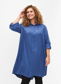 Shirt dress in viscose with hood and 3/4 sleeves, Moonlight Blue, Model