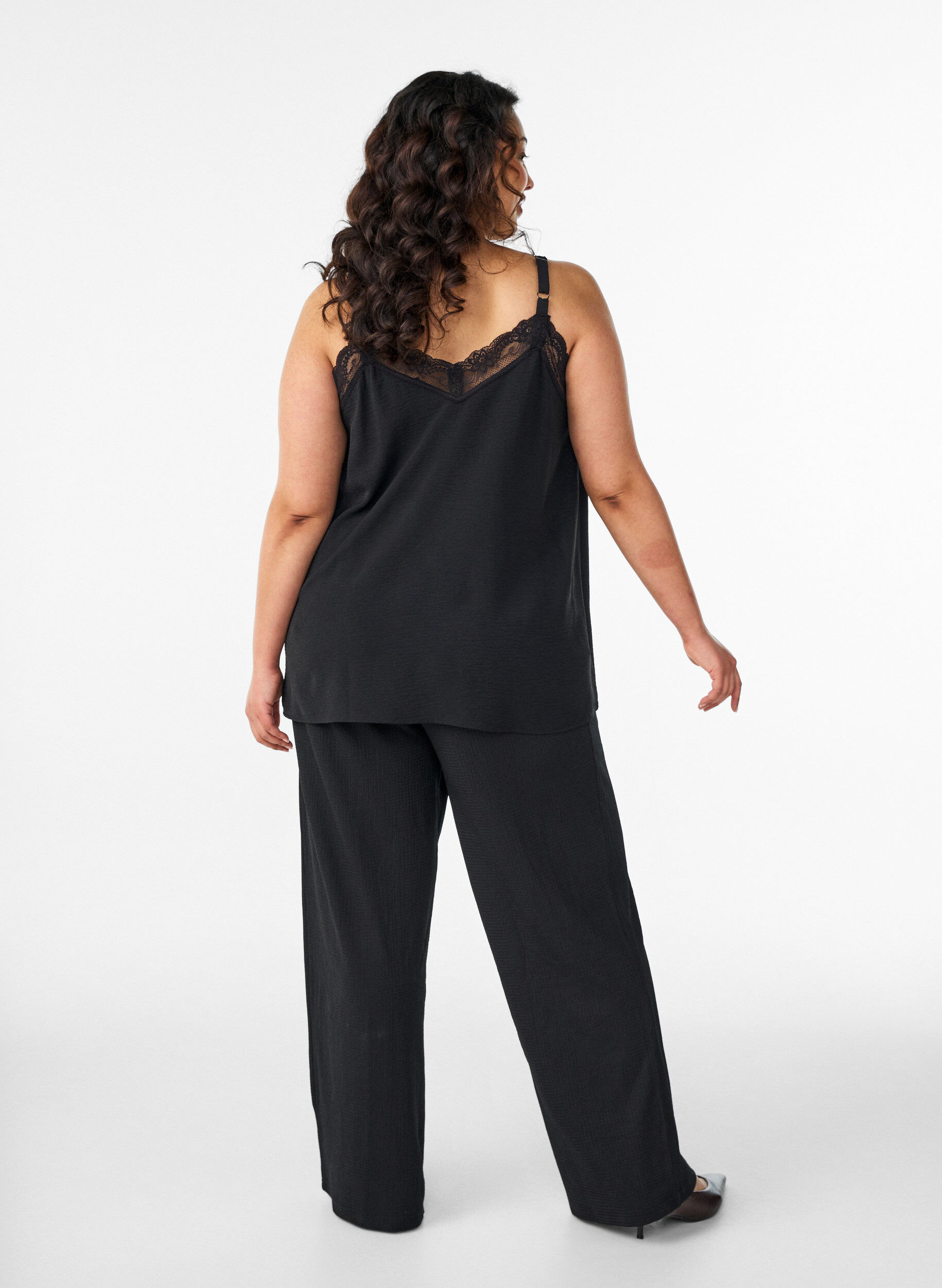 ZizzifashionWide-leg trousers in a light textured fabric, Black, Model image number 1