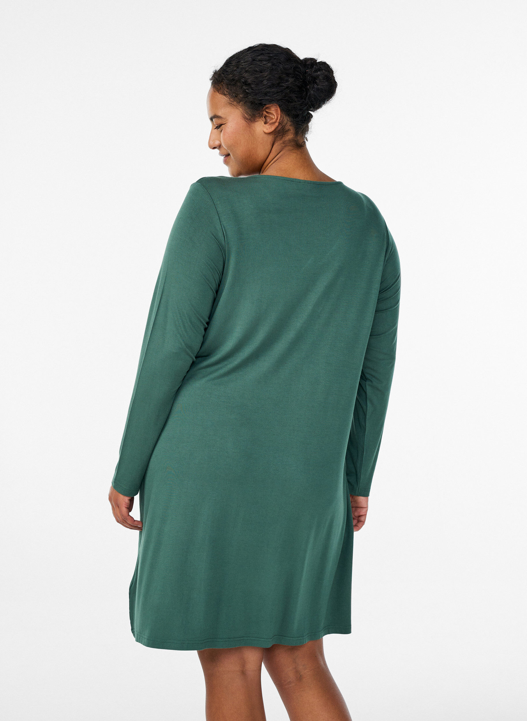 Zizzifashion Long-sleeved nightgown with lace insert and V-neck, Green, Model image number 2