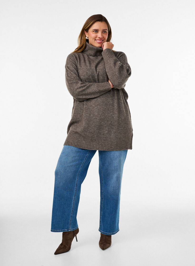 Loose knit jumper with a turtleneck, Brown, Model image number 1