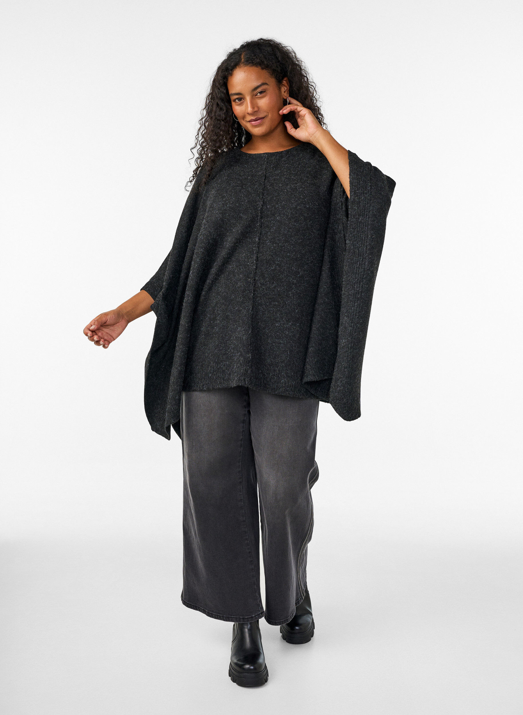 ZizzifashionRound neck knitted poncho, Dark Grey, Model image number 1