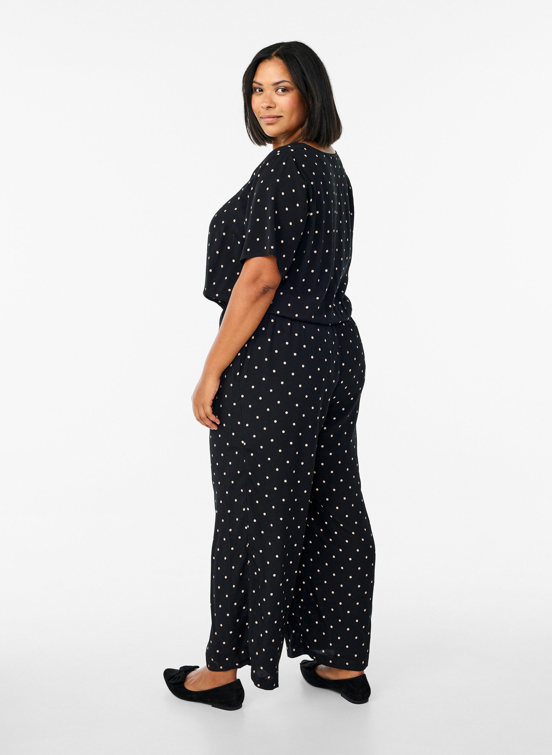 Zizzifashion Polka dot jumpsuit with short sleeves, Black, Model image number 1