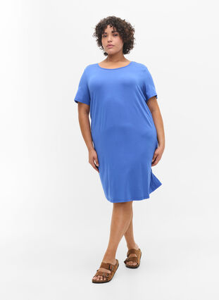 Short-sleeved viscose dress with back detail, Dazzling Blue, Model image number 3