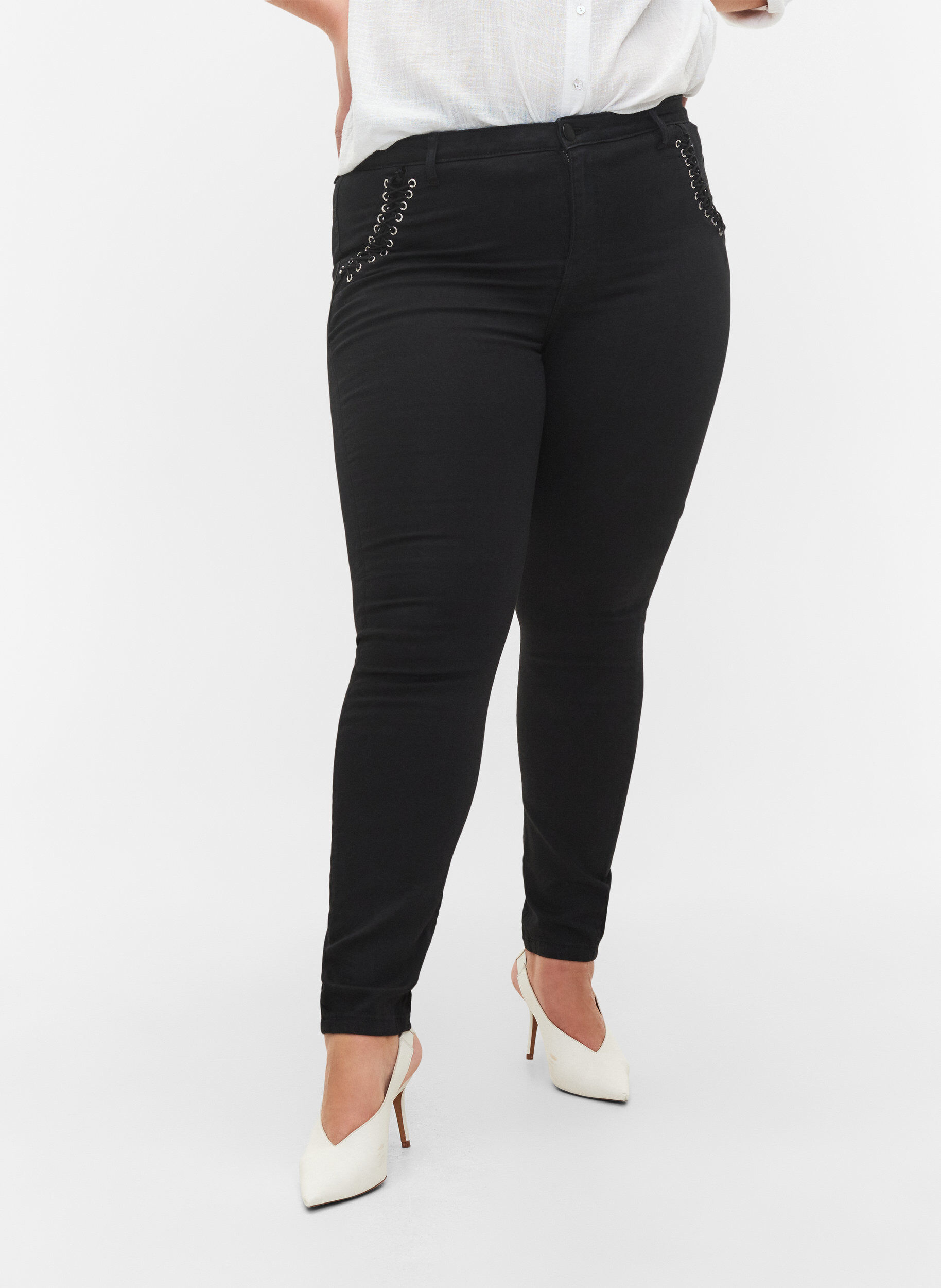 Zizzifashion 	 Super slim Amy jeans with stud detail, Black, Model image number 2