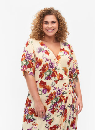 Wrap dress with floral print and short sleeves, Buttercream Vintage, Model image number 2